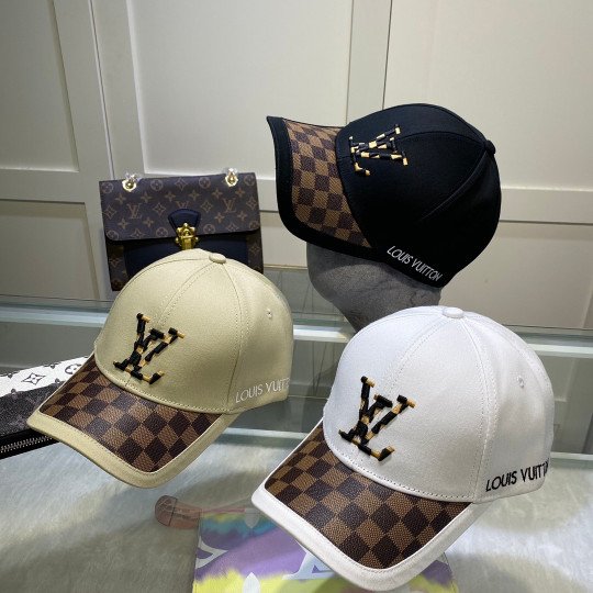 LOUIS VUITTON - BASEBALL CAP